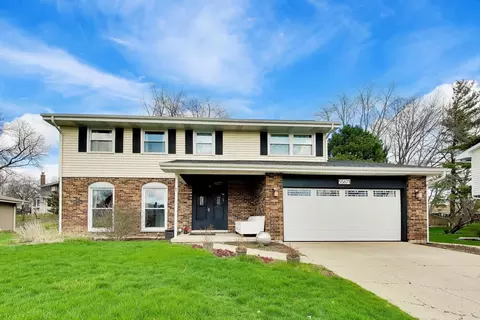 5 S671 Buttonwood Ct, Naperville, IL 60540