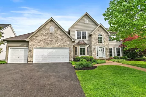 40 W017 Carl Sandburg Rd, Saint Charles, IL 60175