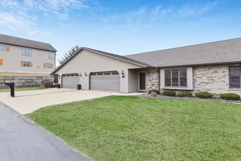 118 5th St #2, Fulton, IL 61252
