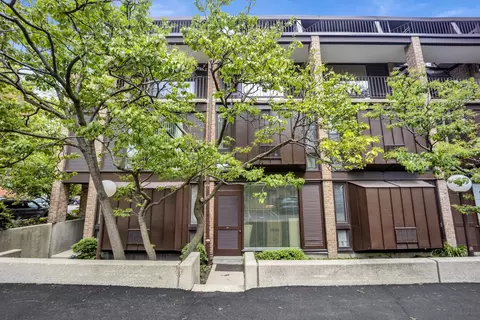 235 W Eugenie St #G10, Chicago, IL 60614