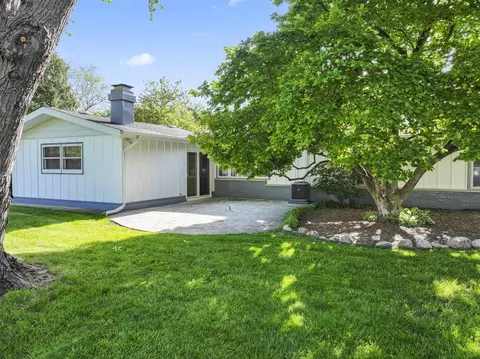 Exterior - 1049 Martingale Dr, Bartlett, IL 60103 photo 7 of 10