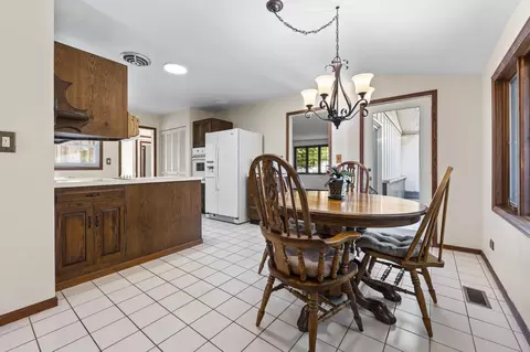 Dining - 1049 Martingale Dr, Bartlett, IL 60103 photo 2 of 2