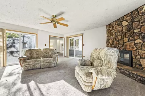 Living - 1049 Martingale Dr, Bartlett, IL 60103 photo 6 of 7