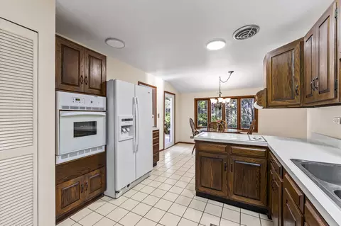Kitchen - 1049 Martingale Dr, Bartlett, IL 60103 photo 2 of 3