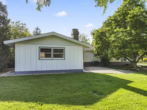 Exterior - 1049 Martingale Dr, Bartlett, IL 60103 photo 6 of 10