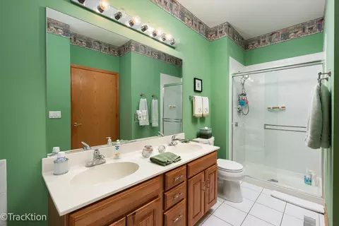 Bath - 21764 W Empress Ln, Plainfield, IL 60544 photo 3 of 4
