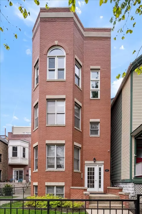 3051 N Clifton Ave #3, Chicago, IL 60657