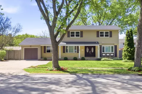 1117 E Kitson Dr, Palatine, IL 60074