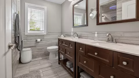 Bath - 31340 E 1500 North Rd, Colfax, IL 61728 photo 2 of 8
