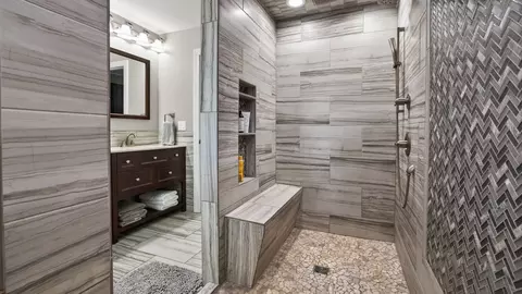Bath - 31340 E 1500 North Rd, Colfax, IL 61728 photo 4 of 8