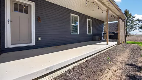 Exterior - 31340 E 1500 North Rd, Colfax, IL 61728 photo 3 of 10