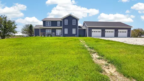 Exterior - 31340 E 1500 North Rd, Colfax, IL 61728 photo 9 of 10