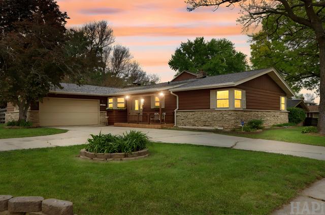 106 Sherwood Dr, Cary, IL 60013