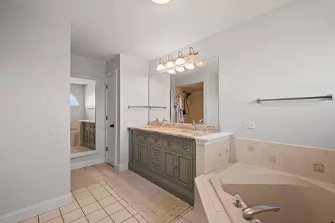 Bath - 8143 Stonegate Dr, Tinley Park, IL 60487 photo 4 of 4