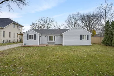 9059 Oneill Dr, Burr Ridge, IL 60527