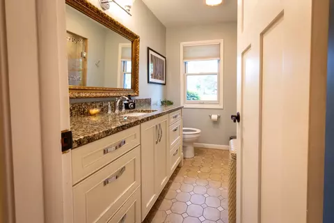 Bath - 6 Marquette Ln, Kankakee, IL 60901 photo 7 of 8