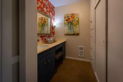 Bath - 6 Marquette Ln, Kankakee, IL 60901 photo 1 of 8