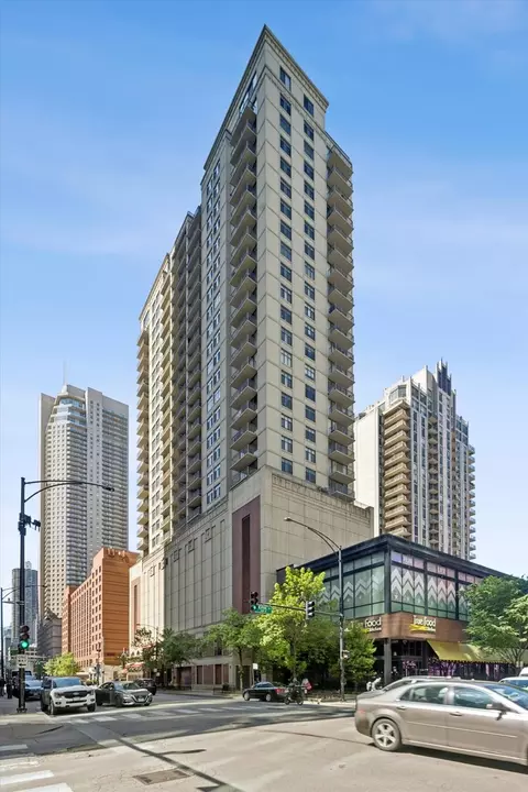 630 N State St #1305, Chicago, IL 60654