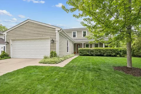 250 Wilshire Rd, Lake Forest, IL 60045