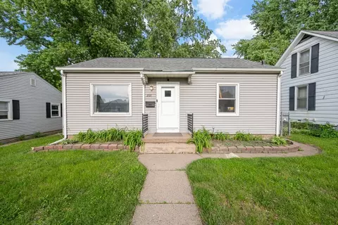 2011 35th St, Rock Island, IL 61201