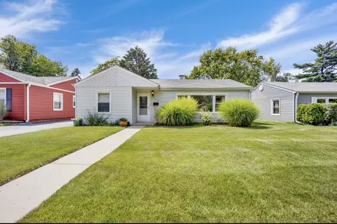 340 S Lodge Ln, Lombard, IL 60148