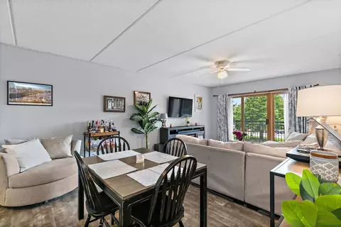 455 W Front St #201, Wheaton, IL 60187 photo 8
