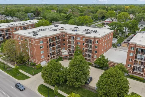 455 W Front St #201, Wheaton, IL 60187 photo 32
