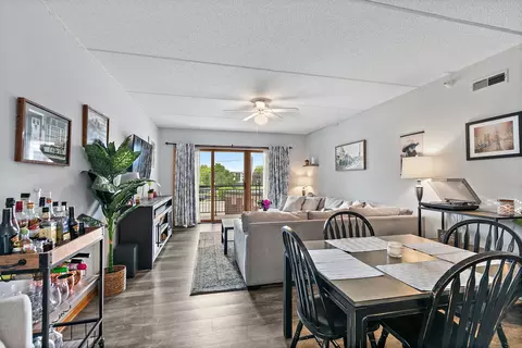 455 W Front St #201, Wheaton, IL 60187 photo 7