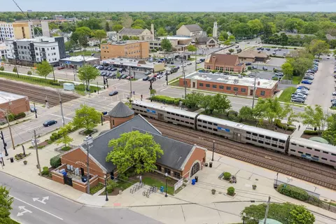 455 W Front St #201, Wheaton, IL 60187 photo 33
