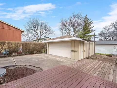 Exterior - 285 E 1st St, Elmhurst, IL 60126 photo 2 of 3