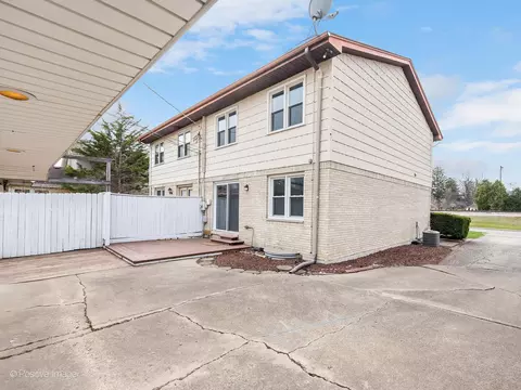 Exterior - 285 E 1st St, Elmhurst, IL 60126 photo 3 of 3