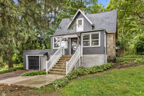 148 Wildwood Rd, Algonquin, IL 60102