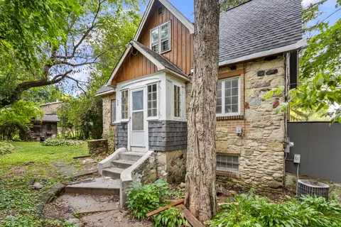 Exterior - 148 Wildwood Rd, Algonquin, IL 60102 photo 4 of 5