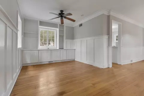 Living - 148 Wildwood Rd, Algonquin, IL 60102 photo 1 of 1