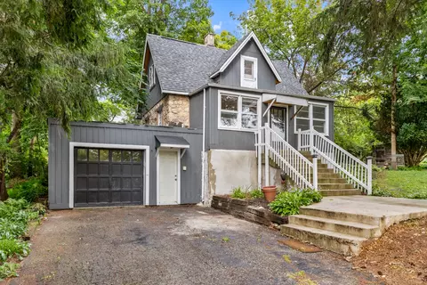 Exterior - 148 Wildwood Rd, Algonquin, IL 60102 photo 2 of 5