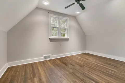 Bedroom - 148 Wildwood Rd, Algonquin, IL 60102 photo 2 of 2