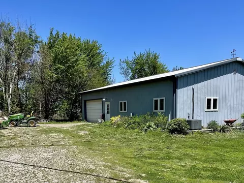 14681 Toad Hill Rd, Wapella, IL 61777
