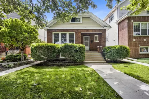 2419 W Berenice Ave, Chicago, IL 60618