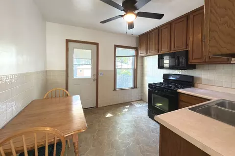 Kitchen - 963 E Prairie St, Des Plaines, IL 60016 photo 1 of 3