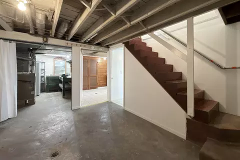 Entry Way - 963 E Prairie St, Des Plaines, IL 60016 photo 1 of 1