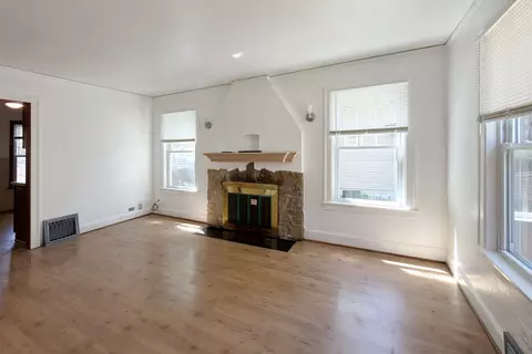 Living - 963 E Prairie St, Des Plaines, IL 60016 photo 1 of 2