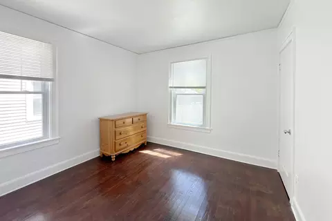 Bedroom - 963 E Prairie St, Des Plaines, IL 60016 photo 1 of 2