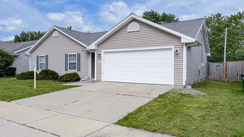 704 S Sunny Ln, Urbana, IL 61802