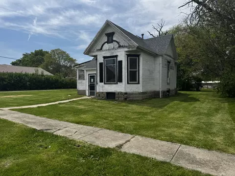 10 N 3rd St, Chatsworth, IL 60921