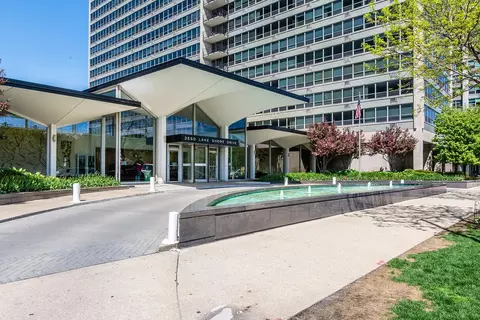 3550 N Lake Shore Dr #301, Chicago, IL 60657