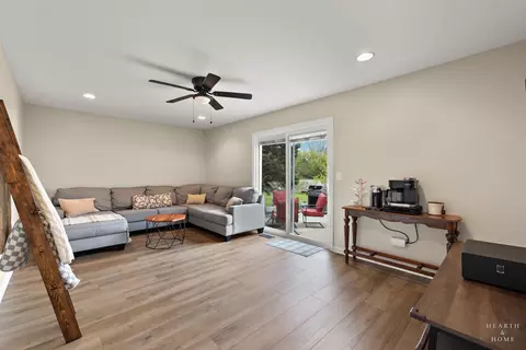 Living - 5832 Landcaster Cir, Mchenry, IL 60050 photo 3 of 4