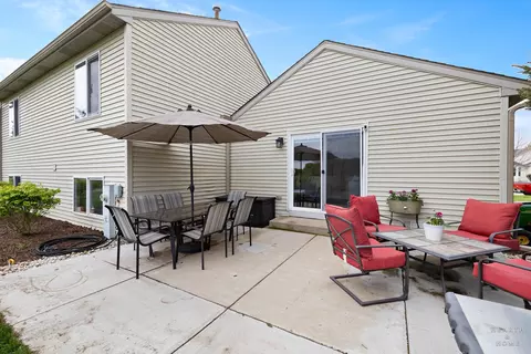 Exterior - 5832 Landcaster Cir, Mchenry, IL 60050 photo 3 of 6
