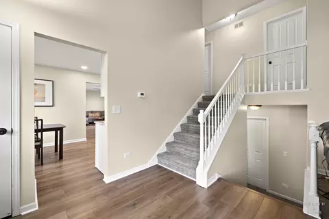 Entry Way - 5832 Landcaster Cir, Mchenry, IL 60050 photo 2 of 2