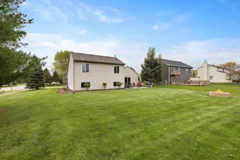 Exterior - 5832 Landcaster Cir, Mchenry, IL 60050 photo 5 of 6