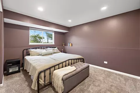 Bedroom - 5832 Landcaster Cir, Mchenry, IL 60050 photo 1 of 3